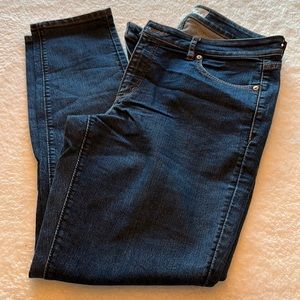 Loft size 8 curvy skinny denim jeans
